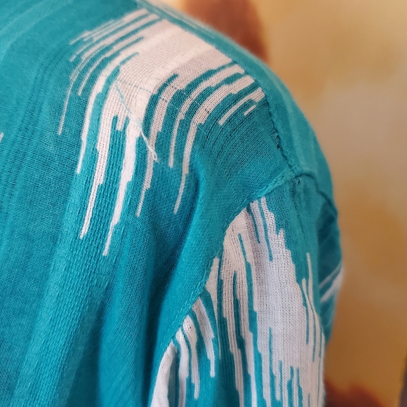 Chico's Women’s Button Down Shirt large - Picture 5 of 7